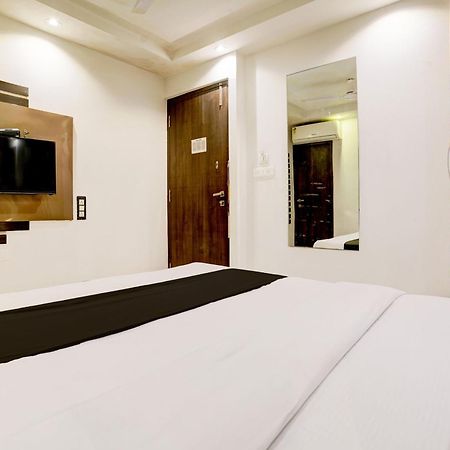 โอโย 22683 โฮเต็ล พาร์ค พาเลซ Hotel มุมไบ ภายนอก รูปภาพ