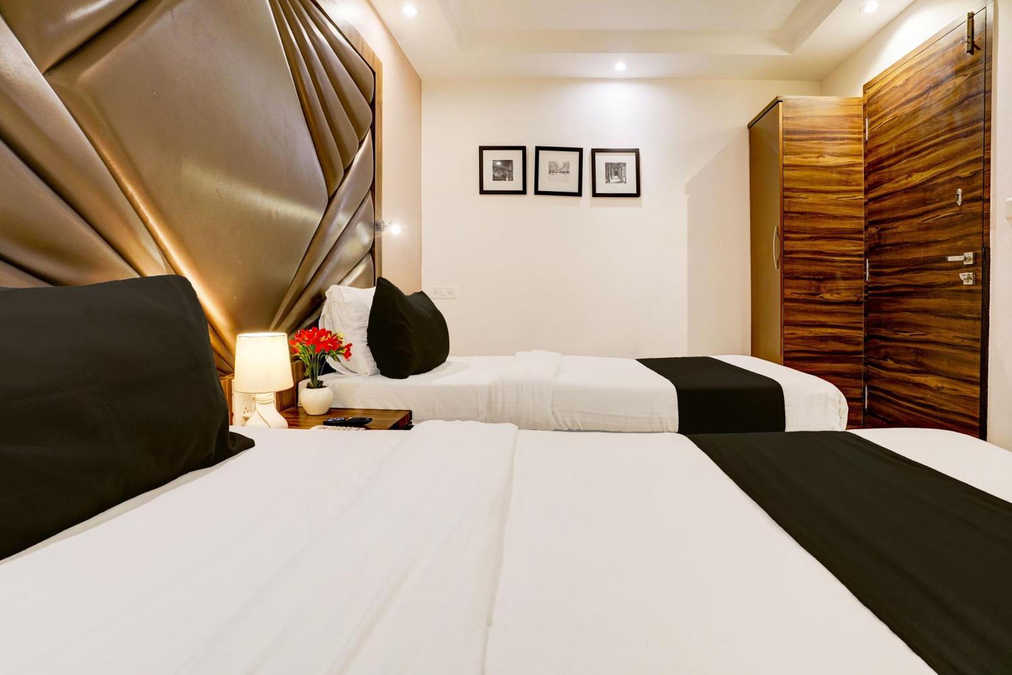 โอโย 22683 โฮเต็ล พาร์ค พาเลซ Hotel มุมไบ ภายนอก รูปภาพ