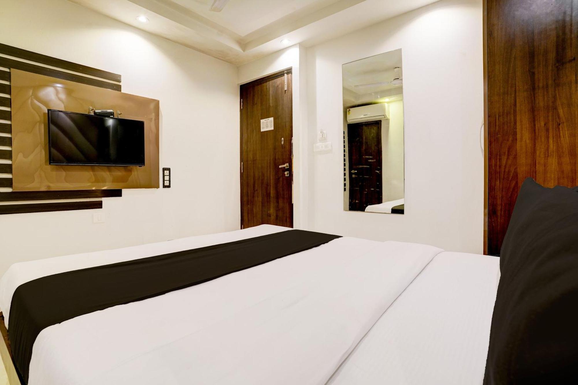 โอโย 22683 โฮเต็ล พาร์ค พาเลซ Hotel มุมไบ ภายนอก รูปภาพ