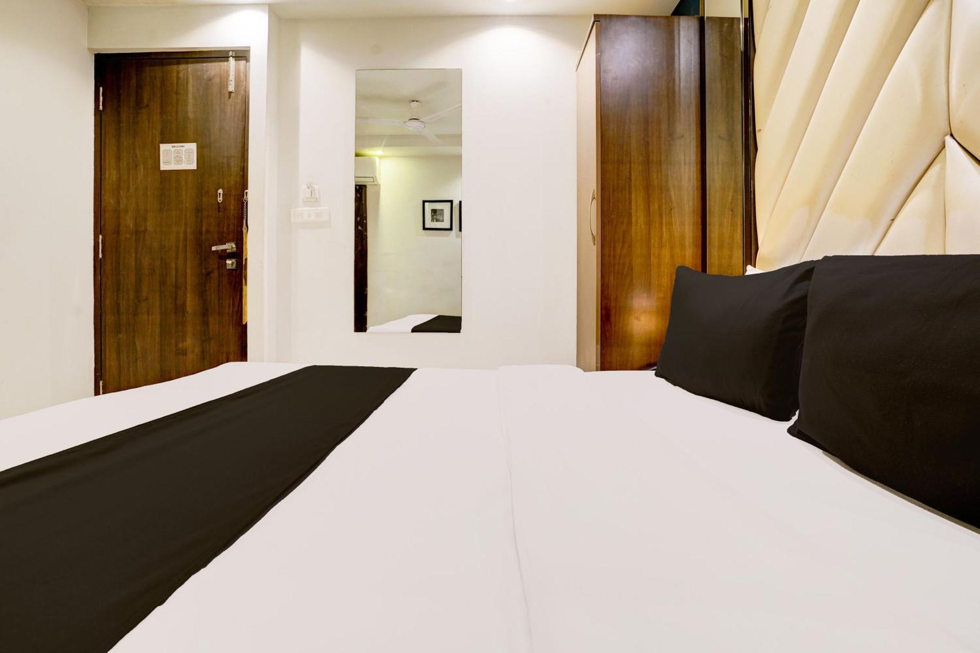 โอโย 22683 โฮเต็ล พาร์ค พาเลซ Hotel มุมไบ ภายนอก รูปภาพ
