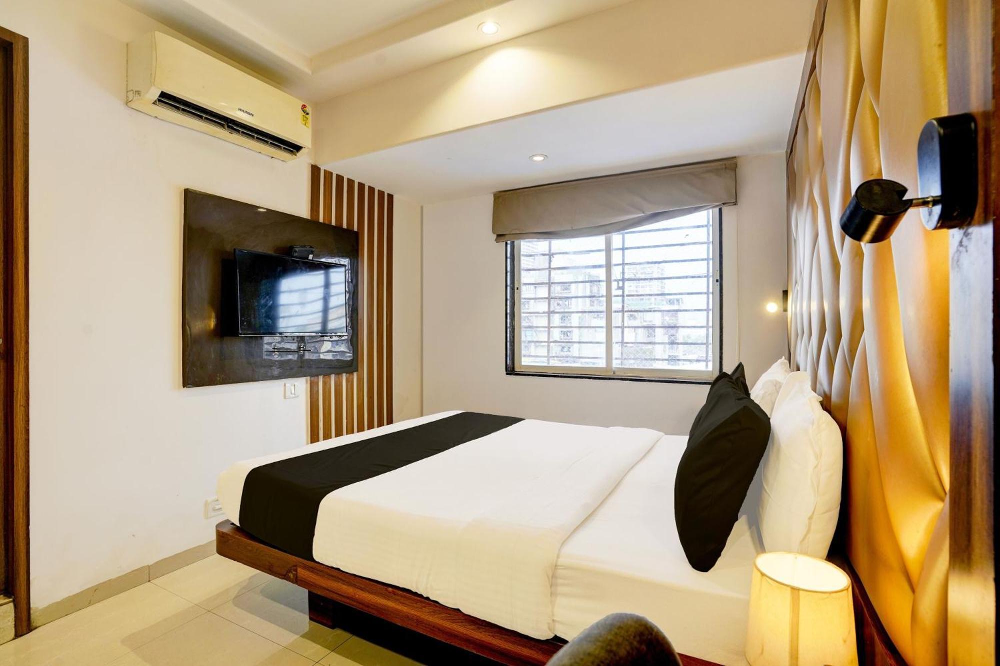 โอโย 22683 โฮเต็ล พาร์ค พาเลซ Hotel มุมไบ ภายนอก รูปภาพ